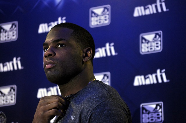 通过不懈的 通过不懈的